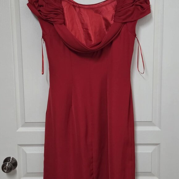 Lady in Red ... Stunning Dress! - Picture 3 of 11